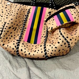 Tote / comes with change/makeup bag-